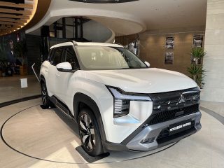 🚙日本未発表 新型ミッドサイズSUV 「デスティネーター」展示のご案内